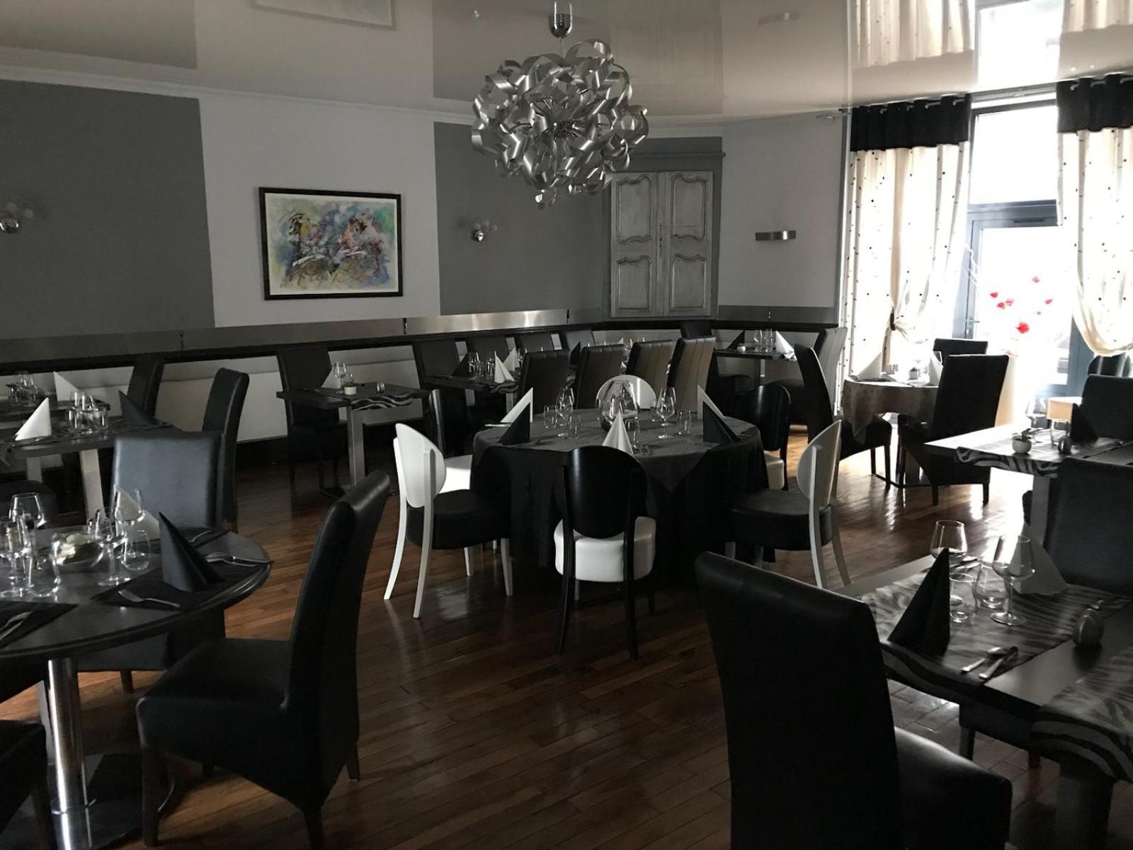 Hotel Du Centre Gueugnon Eksteriør bilde